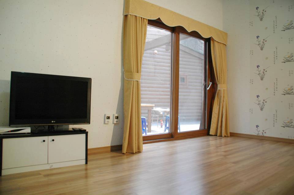 숙박시설 통나무 펜션 이미지