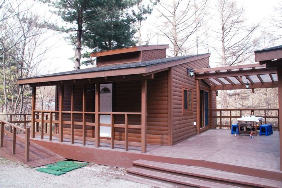 숙박시설 통나무 펜션 이미지