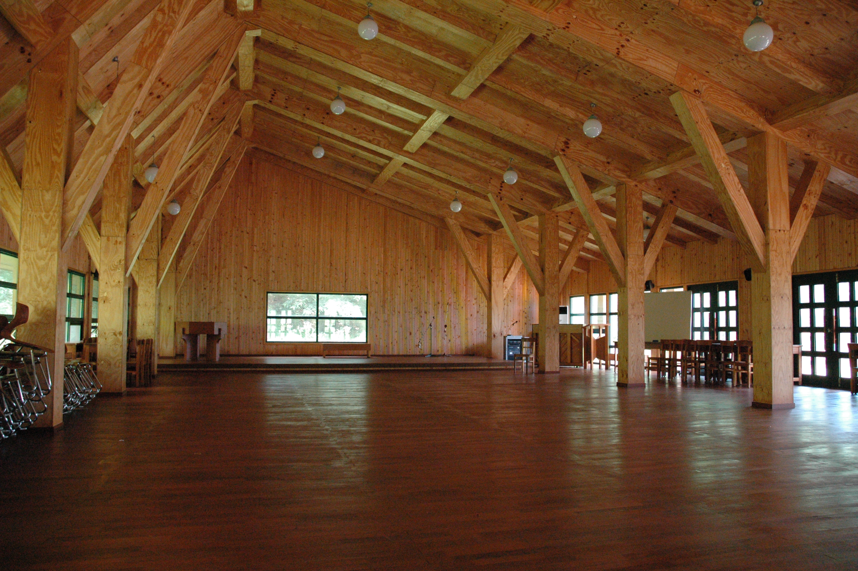 부대시설 통나무 강당 이미지