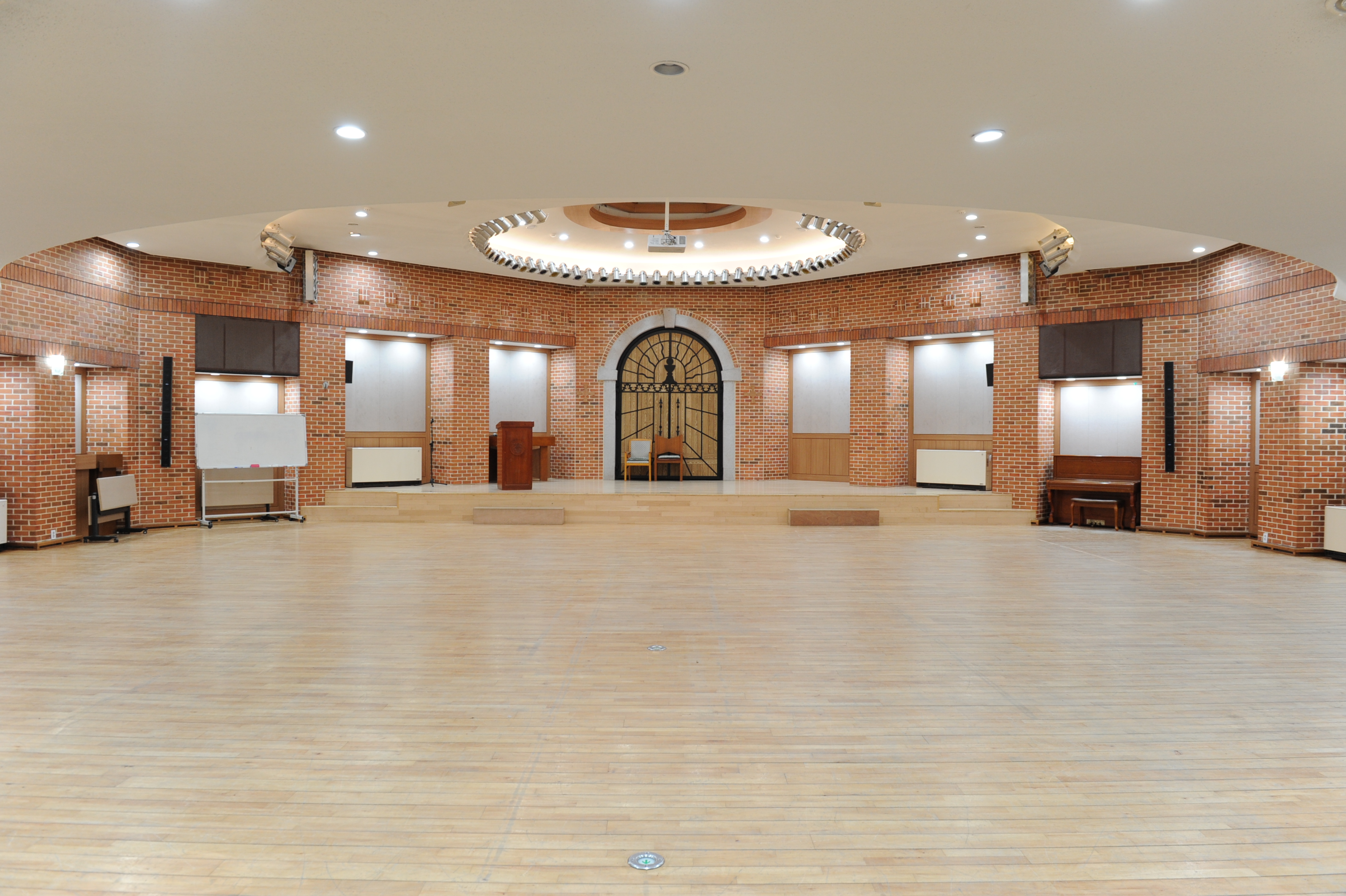 본관 강당 이미지