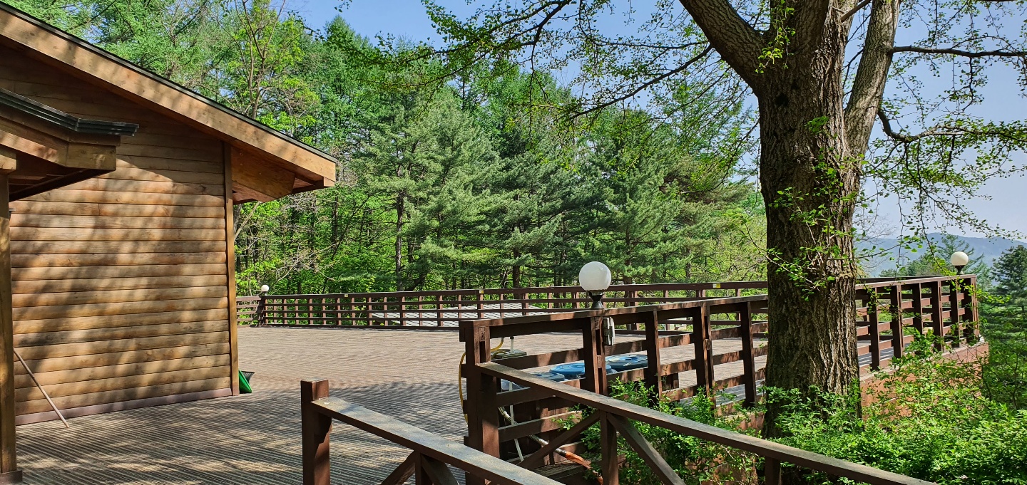 통나무강당 이미지